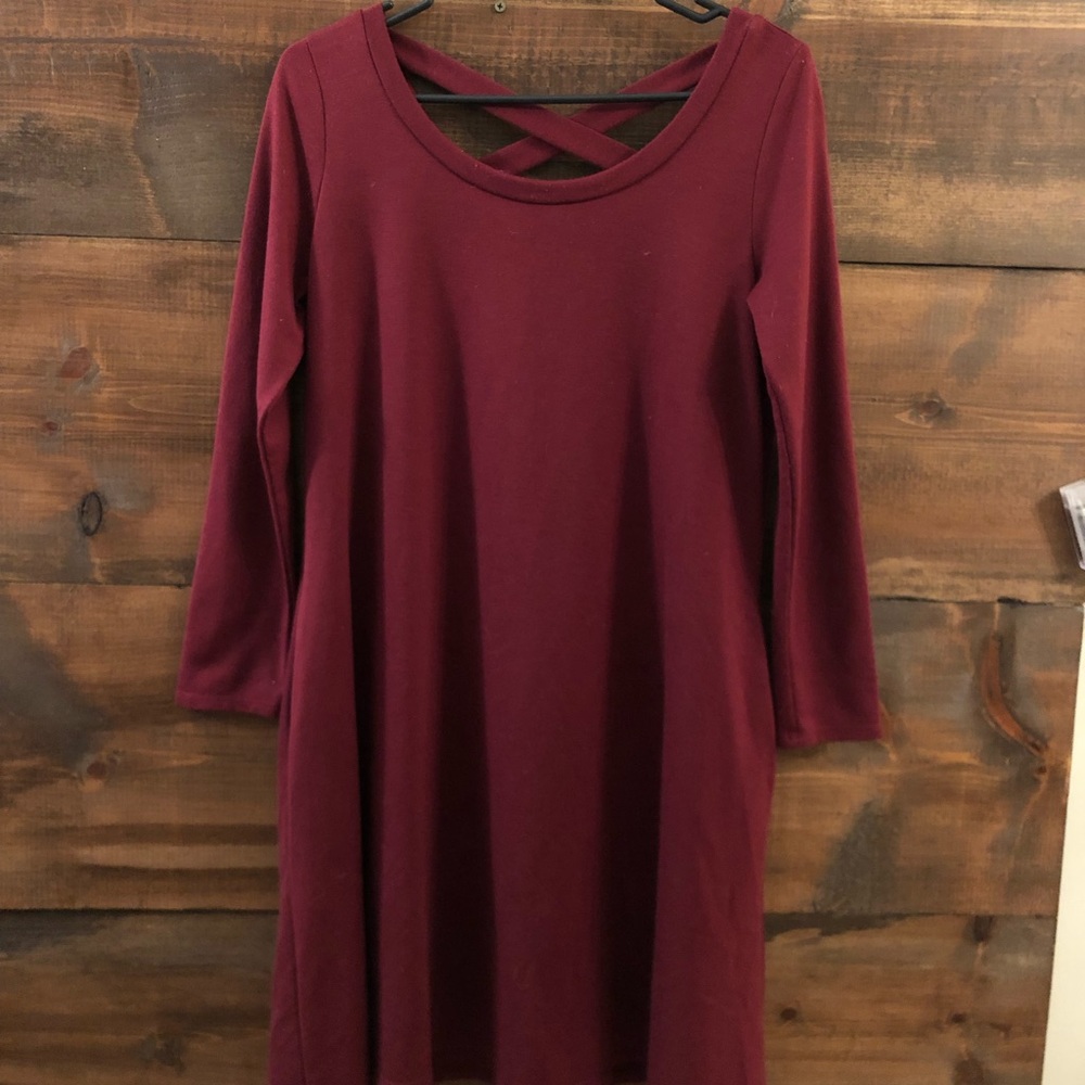LONG SLEEVE MAROON DRESS!